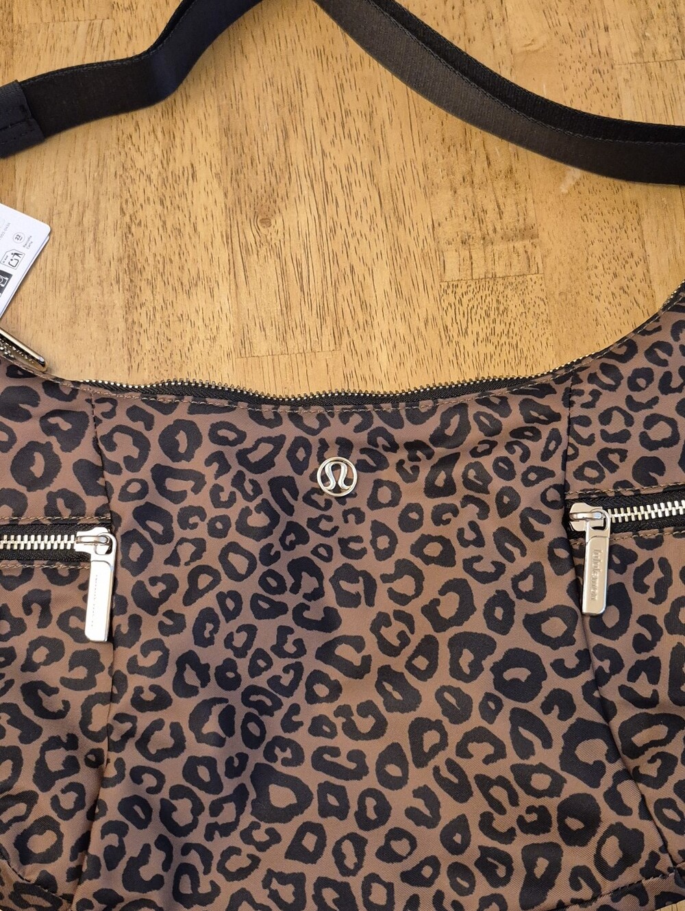 Lululemon Leopard Shift & Desert Khaki Multi Print Slouchy Sling Bag 6L Metal - Picture 8 of 8